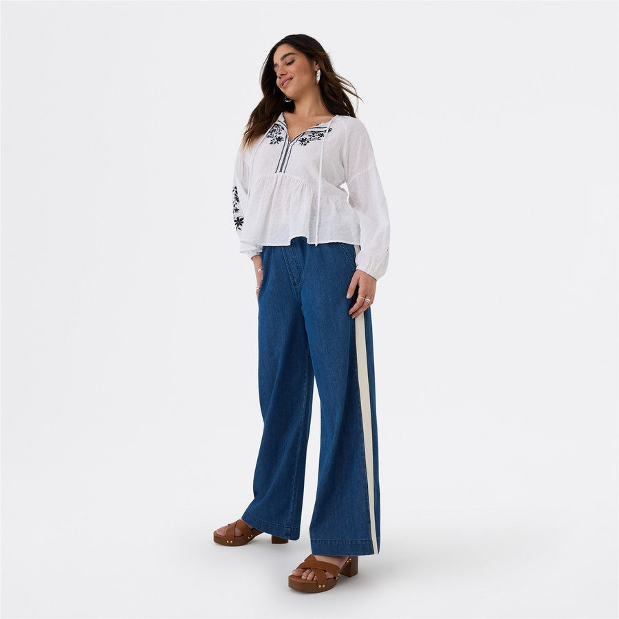 &me Women's Embroidered Blouse - White